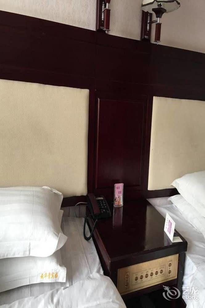 Landmark Hotel Kunming Exterior foto